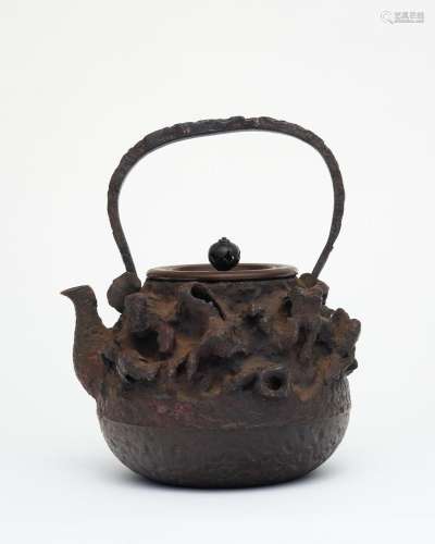 An iron 'monkey' kettle, Tetsubin Ryubundo mark [龍文...
