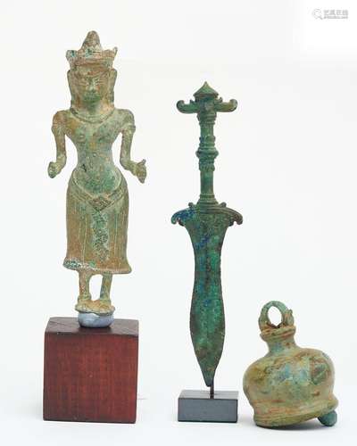 Three bronze artefacts Khmer, 12th to 14th century (3)