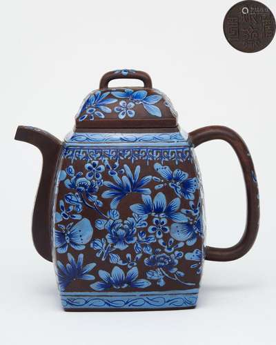 A yixing-ware enamelled teapot with cover 18th/19th century