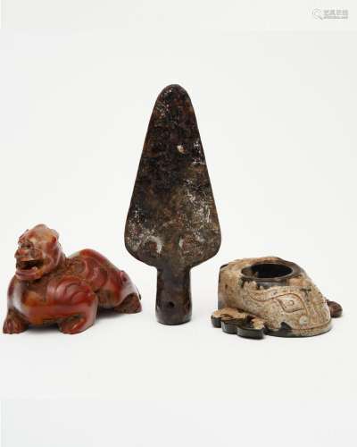 Three archaistic jade and agate carvings 19th/ 20th century ...