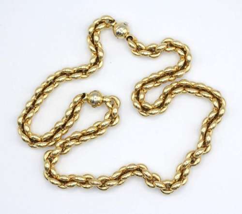 A lady’s 18kt yellow gold heavy link necklace.