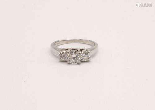 A lady's diamond engagement ring in 14kt white gold