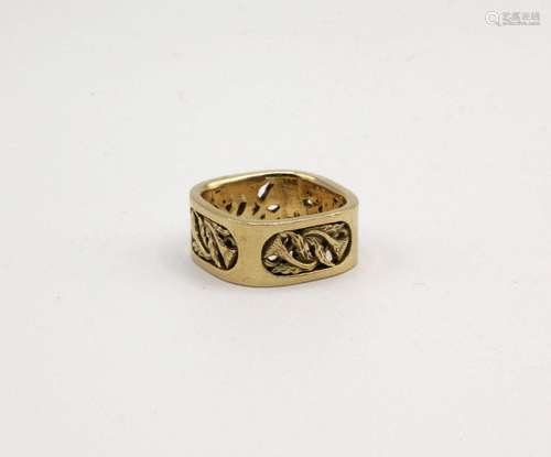 A men’s square shaped 18 karat gold band