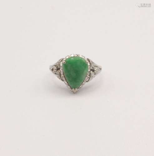 A vintage jadeite and diamond ring in 10kt white gold