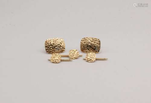 A pair of Cavelti 14kt yellow gold cufflinks