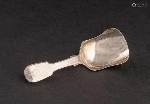 Birmingham 1905, a sterling silver caddy spoon.