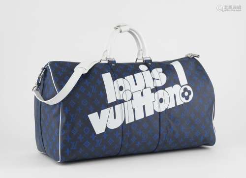 Louis Vuitton, sac Keepall Mono Blue 55<br />
Toile monogram...