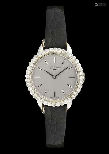 Longines, montre ronde mécanique sertie de diamants<br />
Ca...