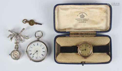 A Mappin 9ct gold circular cased lady's wristwatch with unsi...