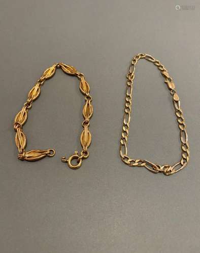 Deux bracelets en or jaune 18k (750 millièmes), l`un maille ...