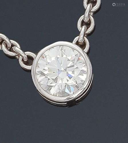 Diamant rond taille brillant.<br />
Poids : 2,43 carats CS<b...