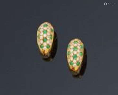 CARTIER, modèle "Corinthe"<br />
Paire de boucles ...