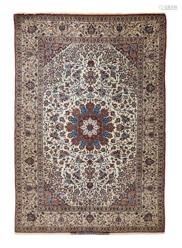 Tapis Ispahan signe Serafian, Iran, 2ème tiers du XXe s., à ...