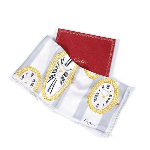 Cartier, carré en soie imprimé de montres à chiffre romain a...
