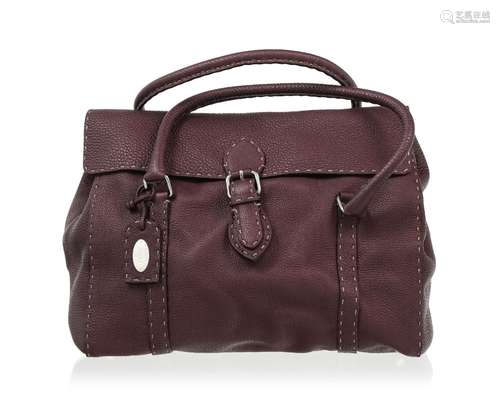 Fendi, sac Selleria Linda en cuir grainé rose aubergine surp...