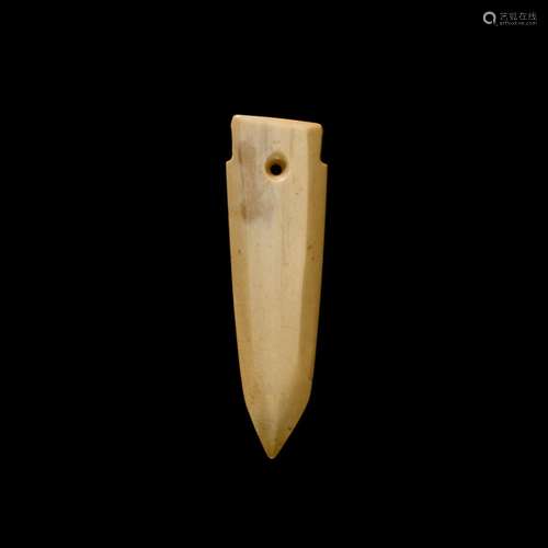 A miniature jade Ge-shaped pendant, Western Zhou dynasty | 西...