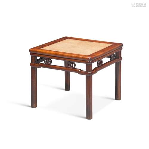 A huanghuali square stool, 17th/18th century | 十七/十八世紀...