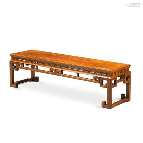 A huanghuali low table, 20th century | 二十世紀 黃花梨長桌