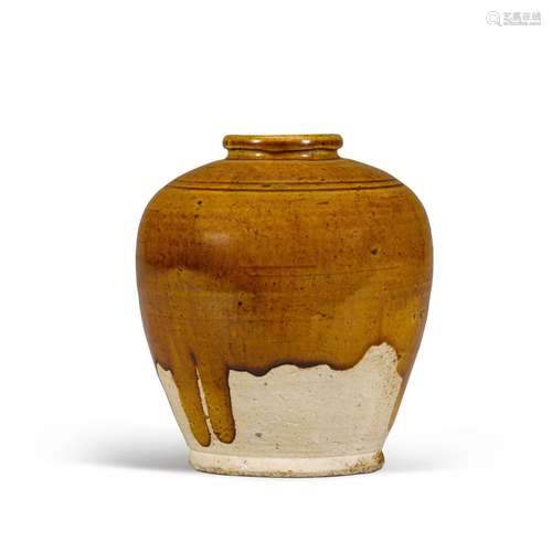 An amber-glazed jar, Tang dynasty | 唐 黃釉小罐