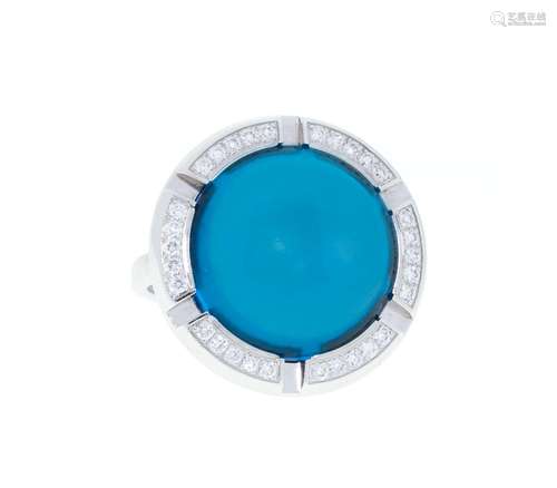 Chaumet, bague or gris 750 sertie d`un cabochon de topaze fo...