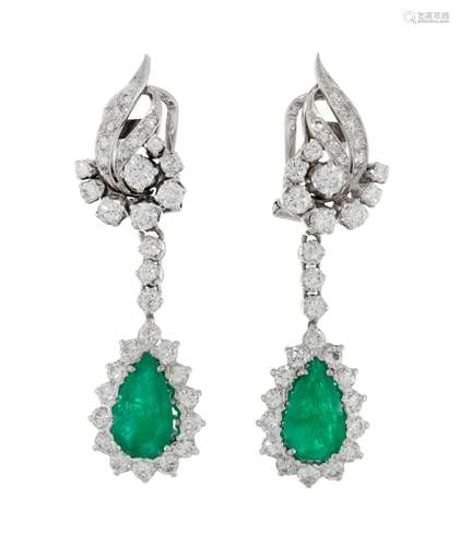 Paire de pendants d`oreilles or gris 585 sertis de diamants ...