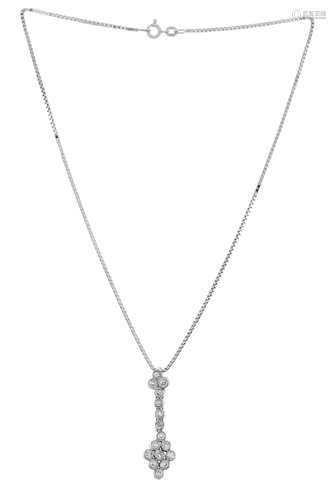 Collier or gris 750 avec pendentif serti de diamants taille ...