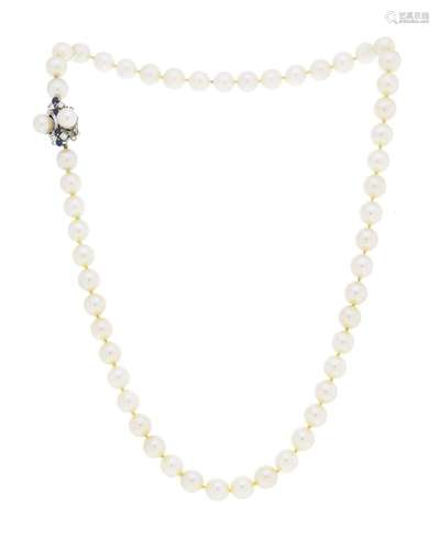 Collier 1 rang de perles de culture blanches, fermoir or gri...