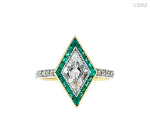 Bague Art Déco 2 ors 750 sertie d`un diamant taille losange ...