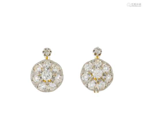 Paire de boucles d`oreilles 2 ors 750 serties de diamants ta...