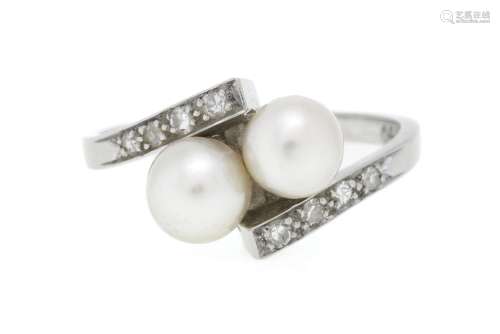 Bague or gris 750 sertie de 2 perles de culture blanches épa...