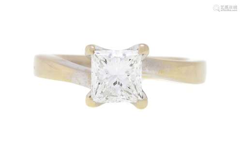 Solitaire or gris 750 serti d`un diamant taille princesse (e...