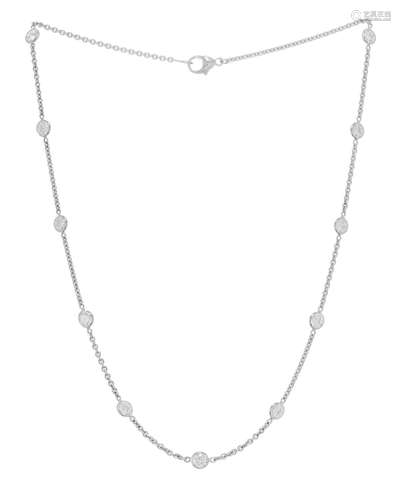 Collier or gris 750 à maille forçat serti lunette de diamant...