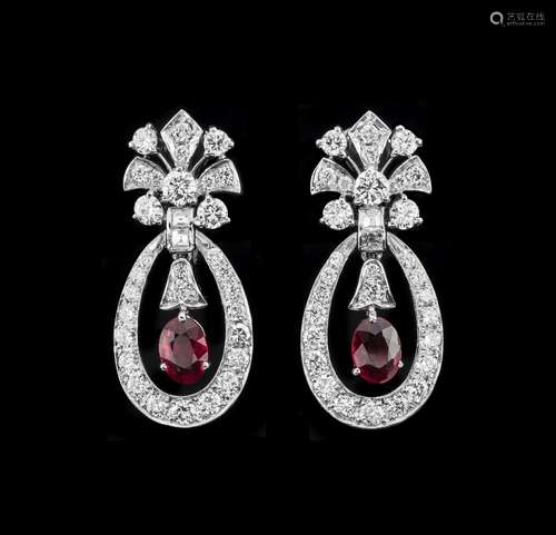 Tiffany&Co, paire de clips d`oreilles platine pavés de d...