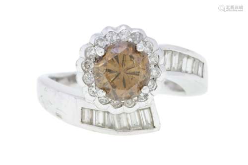 Bague or gris 750 sertie d`un diamant brun taille brillant e...