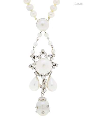 Collier or gris 750 et perles d`eau douce blanches rondes, b...