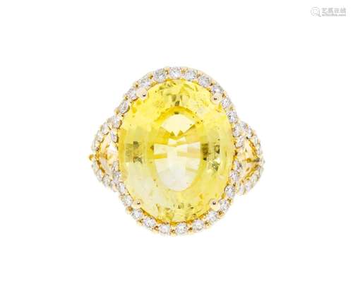 Bague or 750 sertie d`un saphir jaune taille ovale de 13.499...