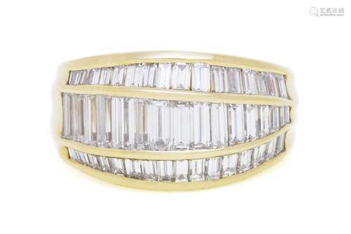 Bague or 750 sertie de 3 bandes de diamants taille baguette,...