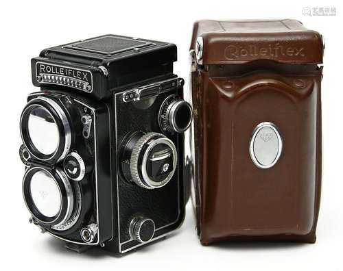 Mittelformatkamera "ROLLEIFLEX".