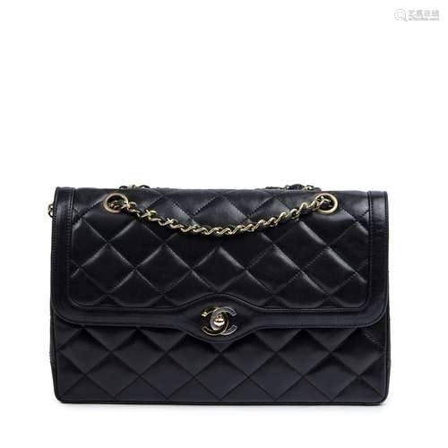 CHANEL Paris sac à double rabats en agneau matelassé noir – ...