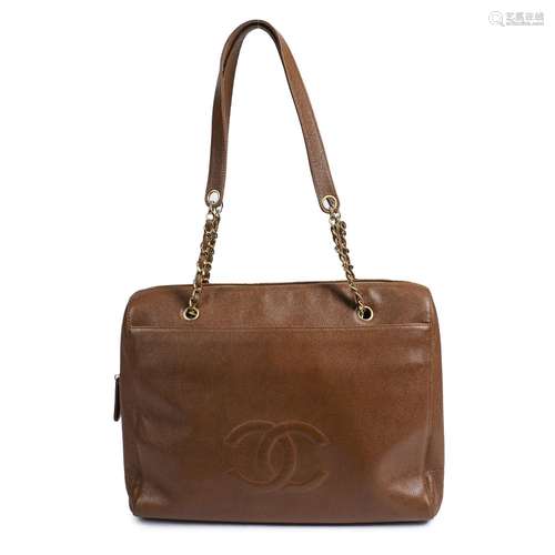 CHANELParis grand sac cabas en veau grainé gold – Intérieur ...