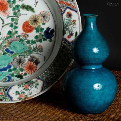 Chinese Turquoise Glazed Porcelain Double Gourd Vase