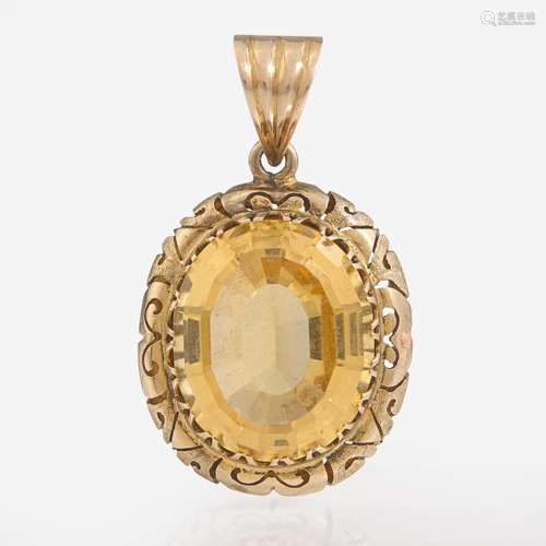 A 14K Yellow Gold and Citrine Pendant