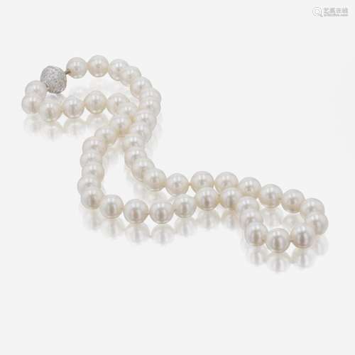 Pearl Necklace with Diamond Clasp