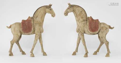 Paire de chevaux, Chine dynastie Tang (618-907)<br />
Figuré...
