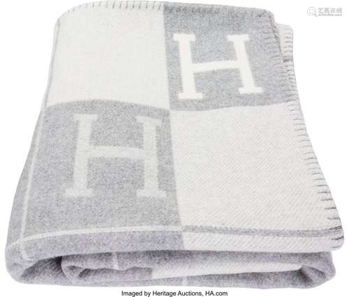 Hermès Gris and Ecru Avalon III Blanket Condition: 1 53"...