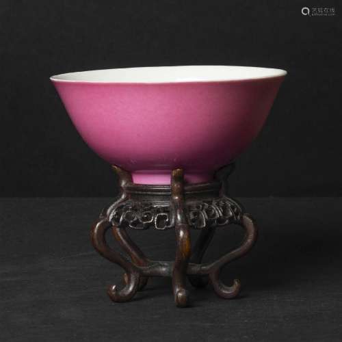 A Pink-Enameled Bowl, Yongzheng Mark, 19th/20th Century, ??
