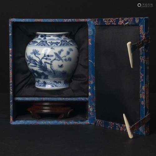 A Blue and White 'Landscape' Jar, Wanli Mark, 19th/20th Cen