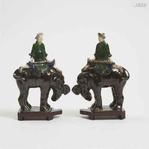 A Pair of Shiwan-Glazed Elephant Riders, 19th Century, ? ??