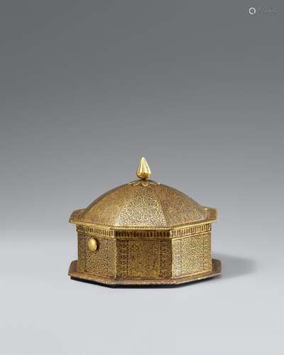 A Mughal koftgari octagonal gold-inlaid steel casket. 18/19t...