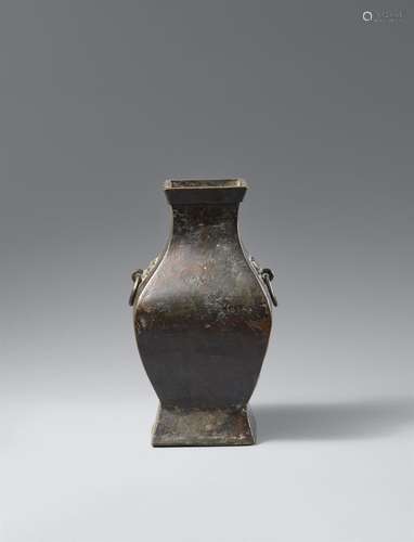 A bronze vase. Song/Yuan dynasty